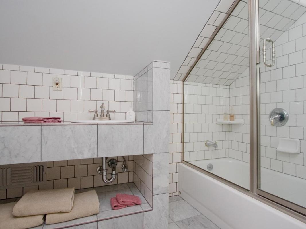 Abbey House Inn (Adults Only) Winters Exteriör bild